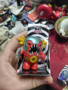 Axe-Alotls Series 1 collectible vinyl figures  unique axolotl Gladheateher